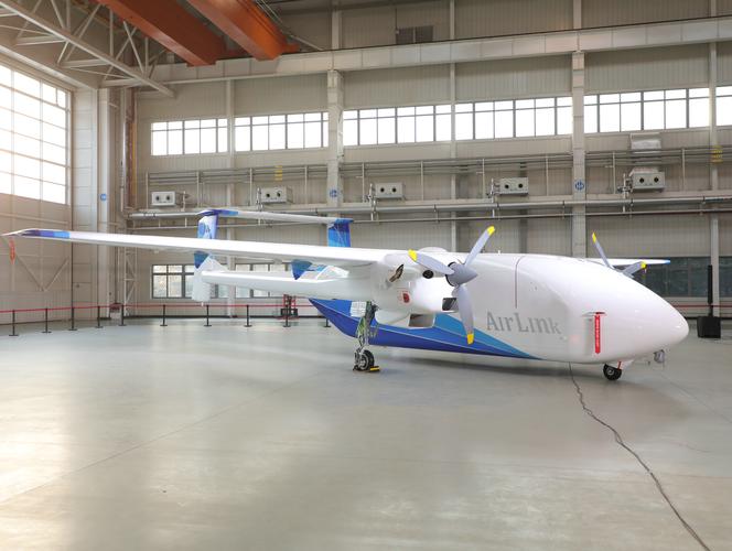 hh-200航空商用无人运输系统首架机总装下线
